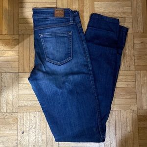 Guess denim jeans in a size 25.